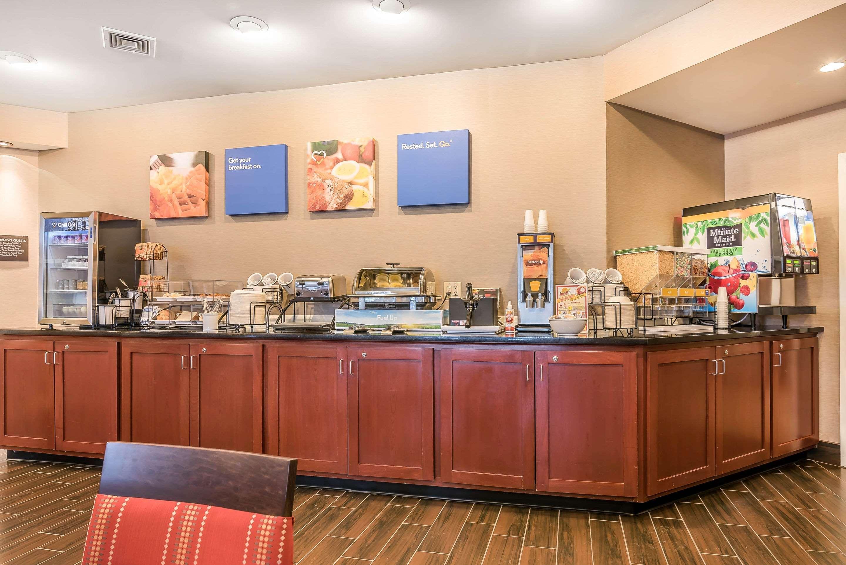 קונקורד Comfort Inn מראה חיצוני תמונה